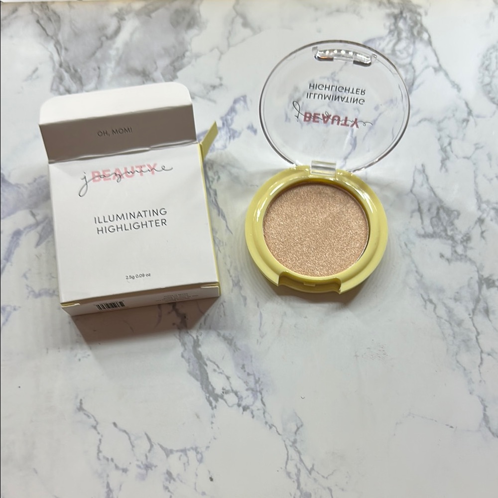 Jazmine Beauty Illuminating Highlighter in Oh, Mom!